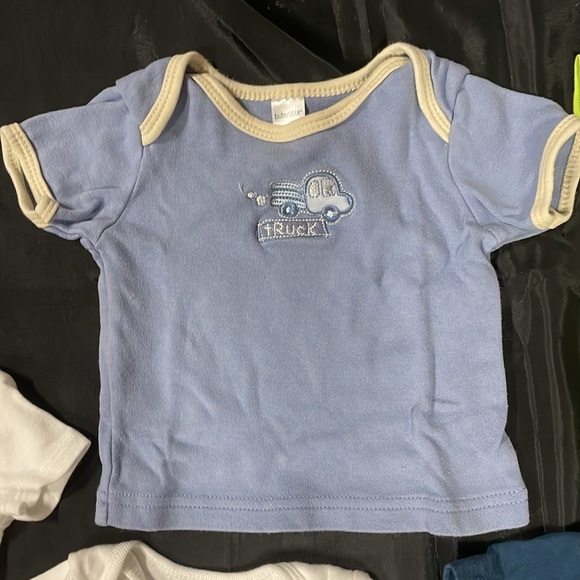 0-9 Months Baby 5 Bodysuits and 3 shirts bundle - Picture 4 of 9